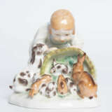 Meissen, Figur "Kind mit Kaninchen". - photo 2