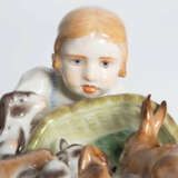 Meissen, Figur "Kind mit Kaninchen". - photo 6