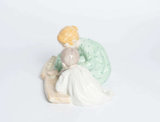 Meissen, Figurengruppe "Zwei Kinder, Sandformen backend". - photo 3
