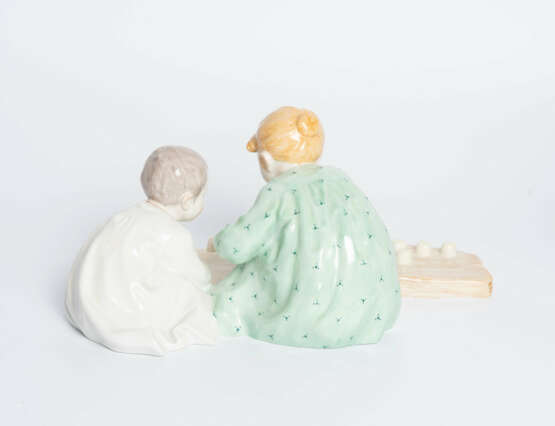 Meissen, Figurengruppe "Zwei Kinder, Sandformen backend". - photo 4