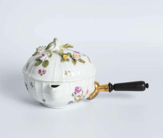 Meissen, Saucenpfännchen mit Blumendekor - photo 2