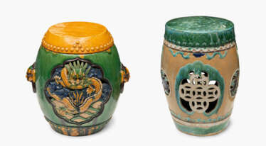 Lot: 2 Hocker