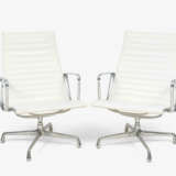Charles & Ray Eames, 4 Armlehnstühle "EA 124" - Foto 1