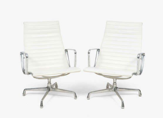 Charles & Ray Eames, 4 Armlehnstühle "EA 124" - Foto 1