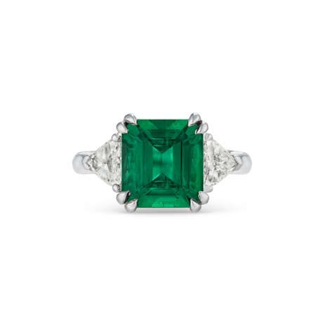 EMERALD AND DIAMOND RING - Foto 4