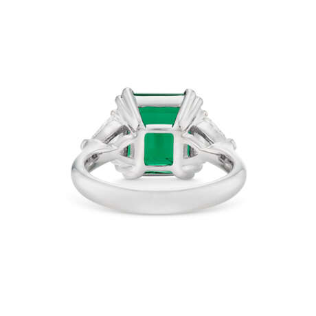 EMERALD AND DIAMOND RING - Foto 5