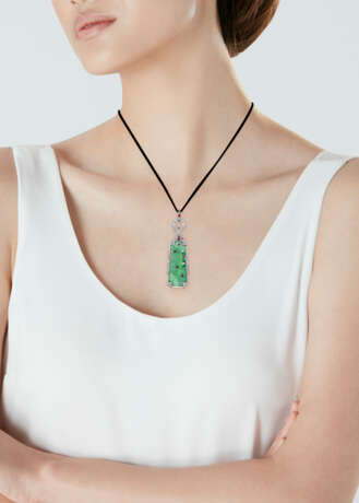 ART DECO CARVED JADE, DIAMOND AND RUBY LORGNETTE PENDANT - фото 2