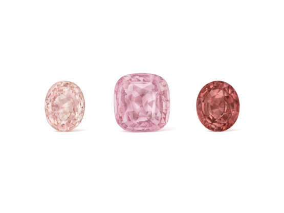 GROUP OF UNMOUNTED COLORED SAPPHIRES - Foto 1