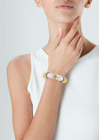 RENÉ BOIVIN SAPPHIRE AND DIAMOND 'COULISSANT' BANGLE - photo 3