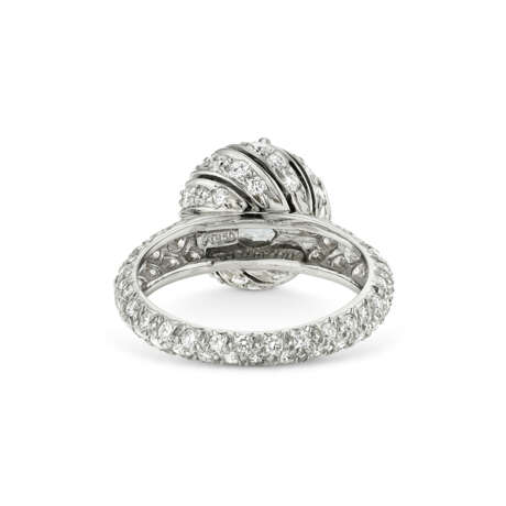 TIFFANY & CO., JEAN SCHLUMBERGER DIAMOND ‘BUDS’ RING - photo 4