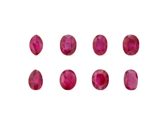 GROUP OF EIGHT UNMOUNTED RUBIES - фото 1