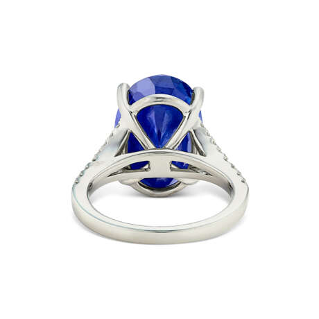 SAPPHIRE AND DIAMOND RING - photo 5