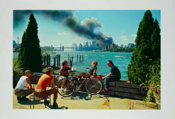 Thomas Höpker. Blick von Williamsburg, Brooklyn, auf Manhattan, 11. September 2001