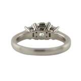 750 gold ring in Art Deco style with three diamonds. Diamonds 20th century - photo 4