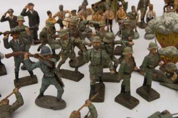 GROUP OF PLASTICINE SOLDIERS