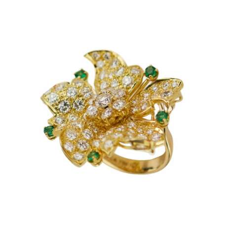 Gold 18K ring with seventy-seven diamonds and five emeralds. Emerald 21th century - photo 1