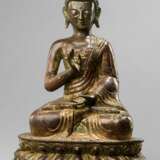 Feuervergoldete Repoussé-Figur des Buddha Shakyamuni - Foto 1