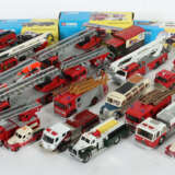 30 Feuerwehr Modelle vorw. 1980-1990er Jahre, meis… - photo 1