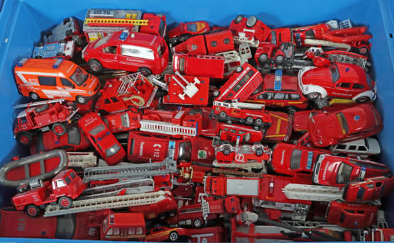 Ca. 200 Feuerwehrmodelle 1980-2010er Jahre, unters… - photo 2