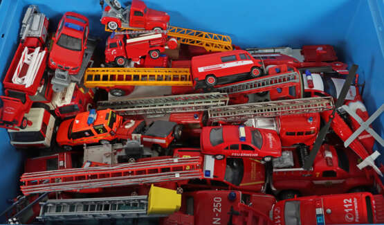 Ca. 200 Feuerwehrmodelle 1980-2010er Jahre, unters… - photo 3