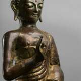 Feuervergoldete Repoussé-Figur des Buddha Shakyamuni - photo 2