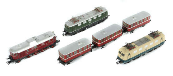 3x E-Lok, 1x Triebwagen-Set Märklin, Spur H0, 1x N… - Foto 1