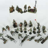 Konvolut Soldaten Elastolin, Masse bemalt, ca. 30 … - photo 2