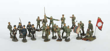 Konvolut Soldaten Elastolin, Masse bemalt, 16 Wehr…