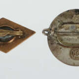 2 Emaille-Abzeichen HJ-Raute und NSDAP-Parteiabzei… - photo 2