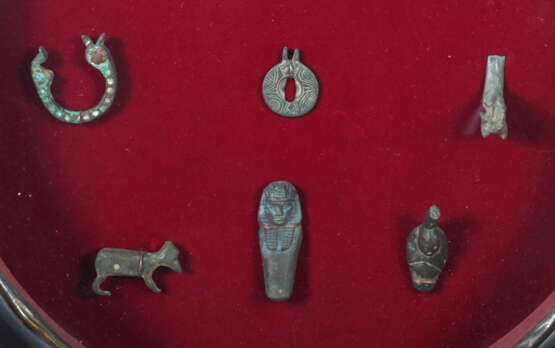 13 Antiken im Diorama Ägypten, Bronze, Ausgrabunge… - Foto 3