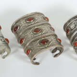 3 Armreife Turkmenistan, Anfang 20. Jh., Silber/Ka… - photo 1