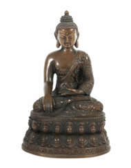 Gautama Buddha wohl China, 19./20. Jh., Bronze pat…