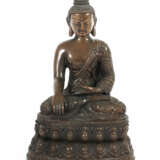 Gautama Buddha wohl China, 19./20. Jh., Bronze pat… - photo 1