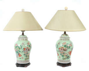 Paar Deckelvasen als Lampen China, Mitte 20. Jh., …