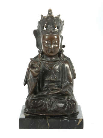 Bodhisattva Guanyin China, 18./19. Jh., Bronze, du… - photo 1