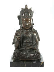Bodhisattva Guanyin China, 18./19. Jh., Bronze, du…