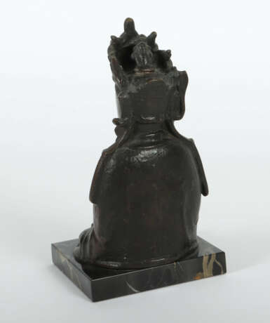 Bodhisattva Guanyin China, 18./19. Jh., Bronze, du… - photo 3