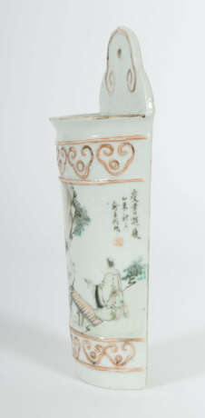 Wandvase China, Anfang 20. Jh., Porzellan, abgefla… - фото 2