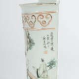 Wandvase China, Anfang 20. Jh., Porzellan, abgefla… - фото 2