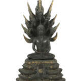 Naga schützt den Buddha Gautama Indien, 19./20. Jh… - Foto 1