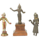 3 Figuren 2x Indien und wohl Nepal, 19. und Anfang… - photo 1