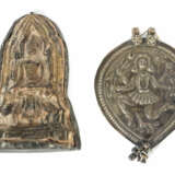 2 Amulette Wohl 18./19. Jh., das Buddha-Amulett au… - Foto 1