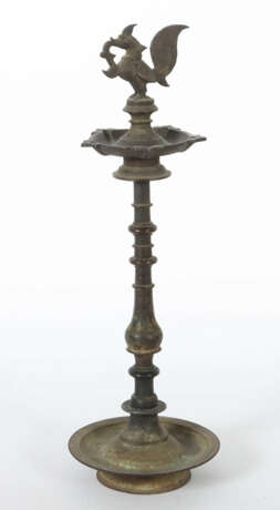 Große Öllampe Indien, 19./20. Jh., Bronze, Schalen… - photo 2