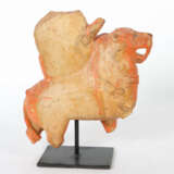 Fragment Wohl Indien, roter Stein, polychrom bemal… - photo 2