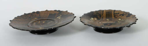 2 Lackteller Japan, Mitte 20. Jh., goldbedrucktes … - Foto 2