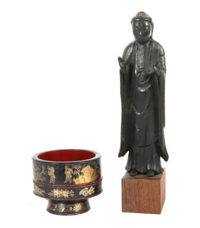 Amida Nyorai und Lackschale Japan, 19./20. Jh., Ho… - photo 1