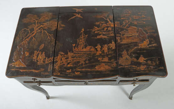 Poudreuse Japan, 18. Jh., Bemalung später mit Schw… - photo 2
