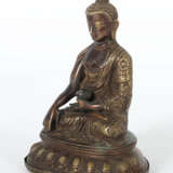 Buddha Shakyamuni Tibet, 1. Hälfte 20. Jh., Bronze… - фото 2