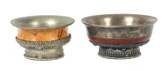 2 Butterteeschalen Nepal, Mitte 20. Jh., ormanenti… - фото 1