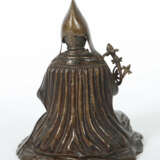 Lama Tibet, ca. 17. Jh., Bronze, auf einem felsena… - photo 3